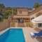 Espaciosa villa con vistas al mar