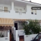 Lovely townhouse in the town of Portil