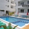 A pi� de playa, moderno y confortable