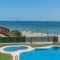 Acceso directo a la playa, piscina, acogedor y moderno