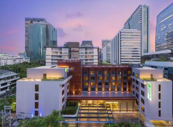 holiday-inn-express-bangkok-sathorn image