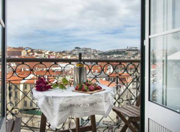 best-location-view-and-decor-rossio-historic-city-centre image