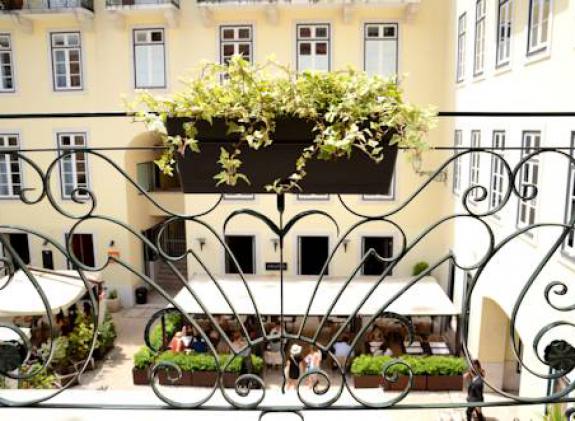 chiado-patio image