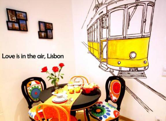 in-lisbon-love-is-in-the-air image