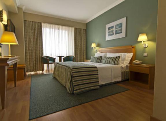 sana-metropolitan-hotel image