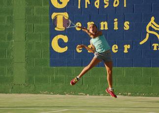 Clases de tenis en Tarifa ¡Reserva ahora!