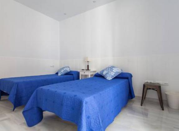 levi-suites-apartments-sevilla image