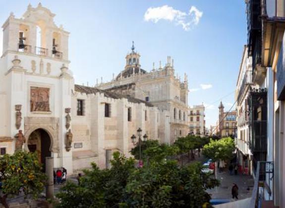 puerta-catedral-apartments image