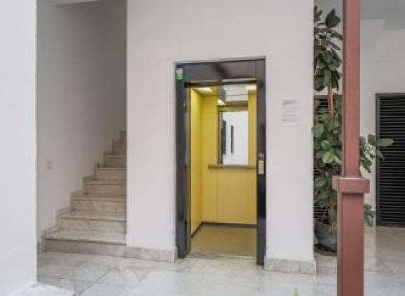 quiet-modern-apartment-in-typical-sevilla-house image