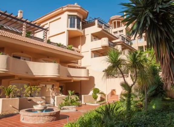 apartment-at-aloha-hill-marbella image