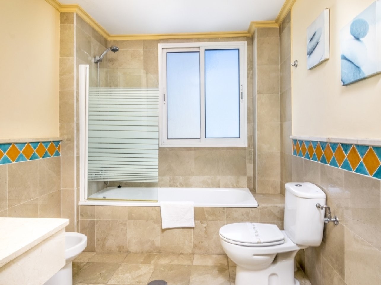 Espacioso con aire y WiFi, en la playa del Cable Cuarto de baño