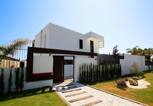 Luxury Villa directly at the beach