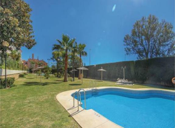 one-bedroom-apartment-in-marbella-3 image