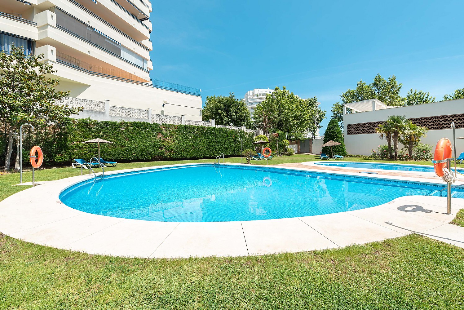Piscina Apartamentos