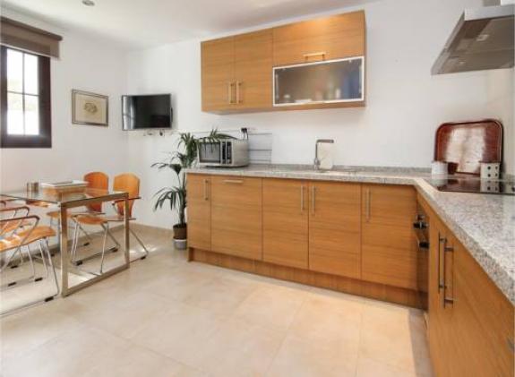 two-bedroom-apartment-in-marbella-1 image