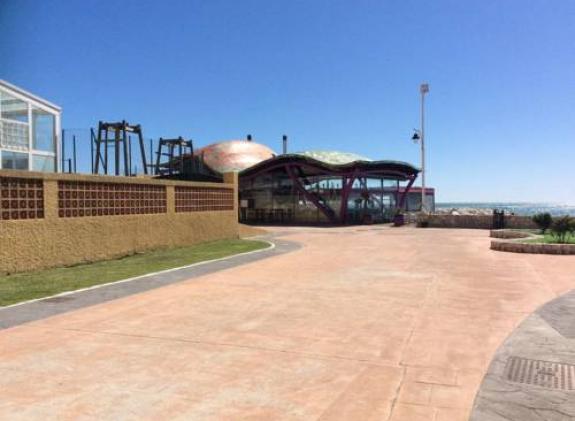 del-parque-flats-guadalmar-beach-relax image