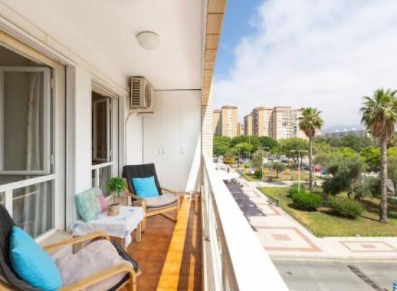 playa-huelin-apartamento image