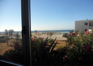 Apartment with a swimming pool