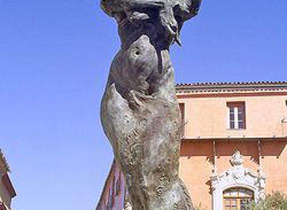 monumento-a-lola-flores image