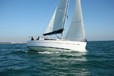 Alquila este velero por horas, medio día o día y celebra con tus familiares y amigos cualquier acontecimiento en el mar.