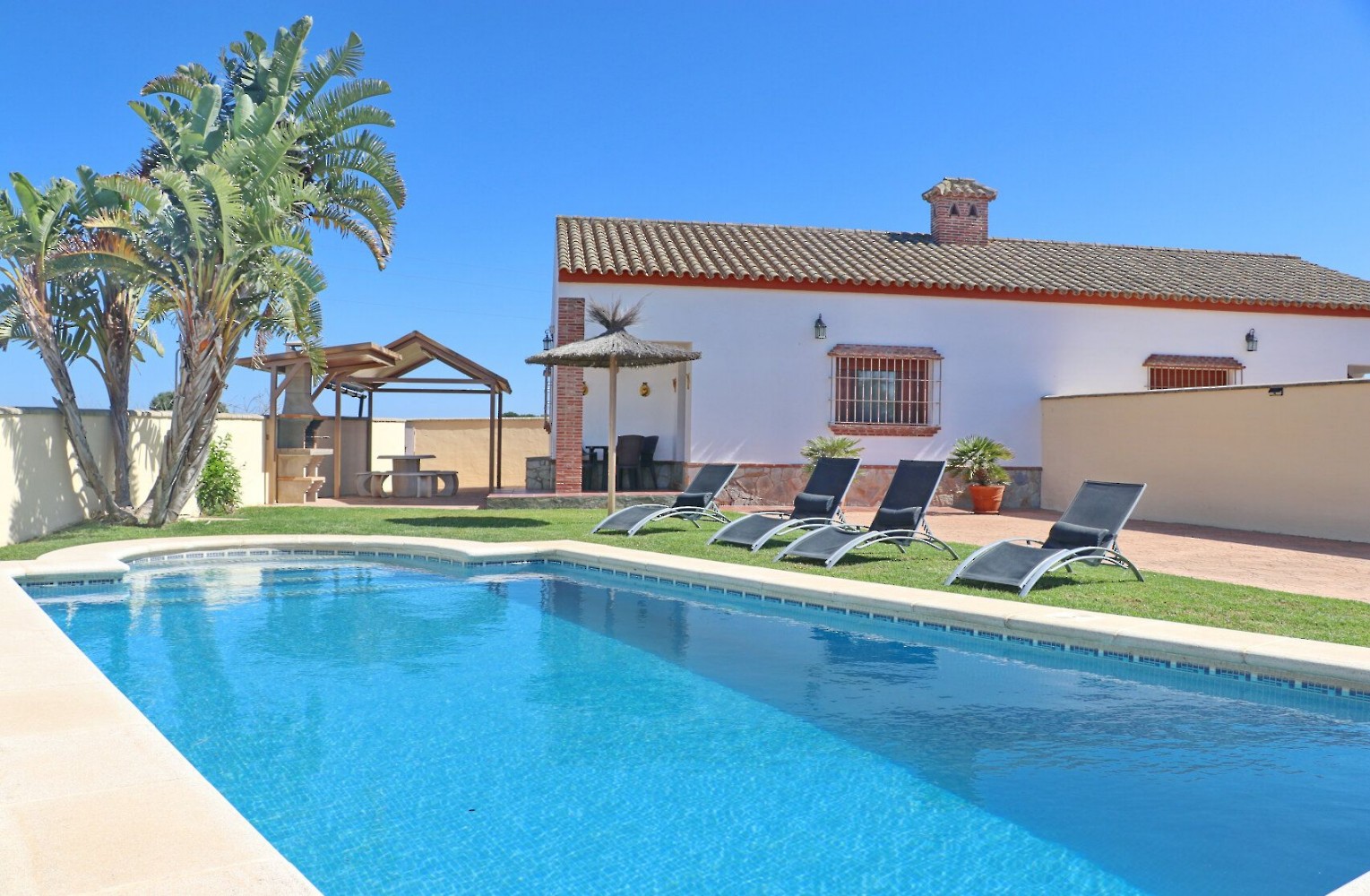 Chalet Vigía 113, con piscina privada. Piscina