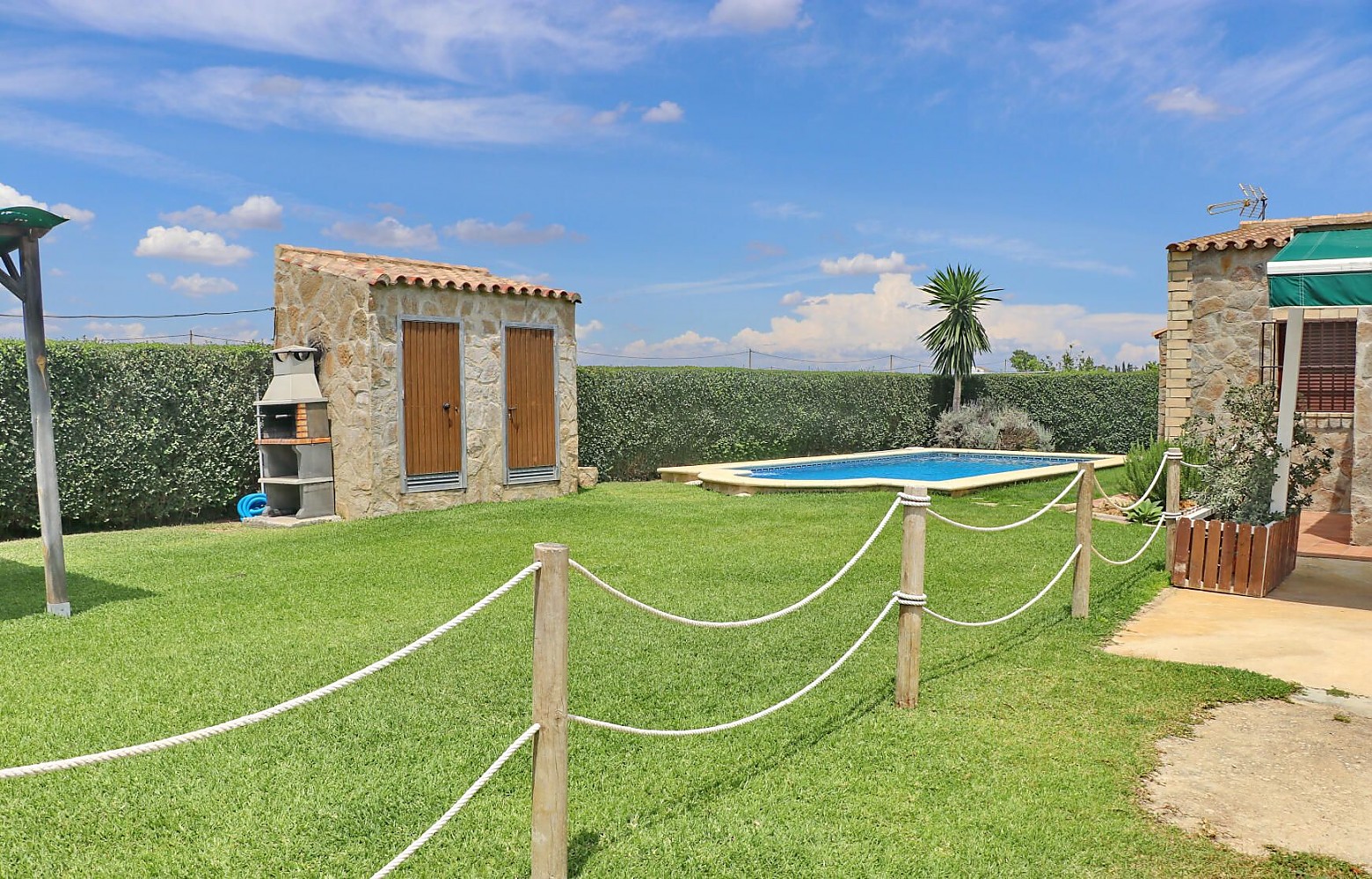 Buena ubicación con piscina privada Jardín