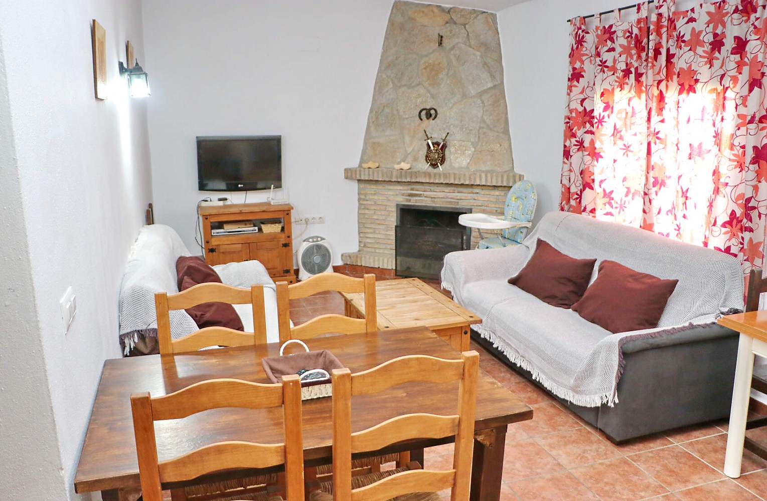 Casa con piscina en Roche Chimenea