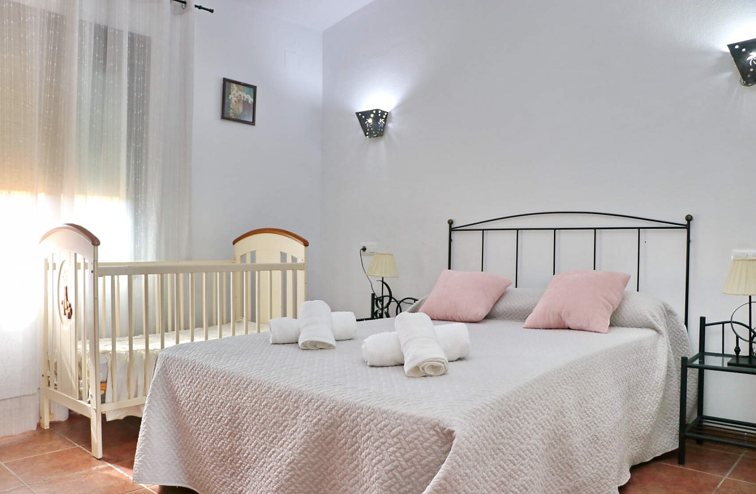 Dormitorio Casa con piscina en Roche