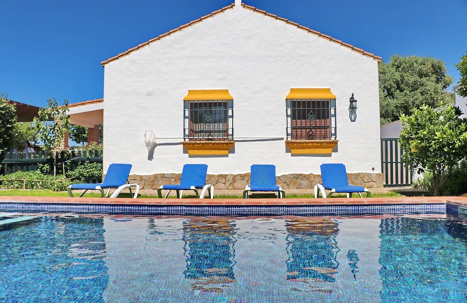 Piscina Preciosa chalet con piscina, cerca del centro