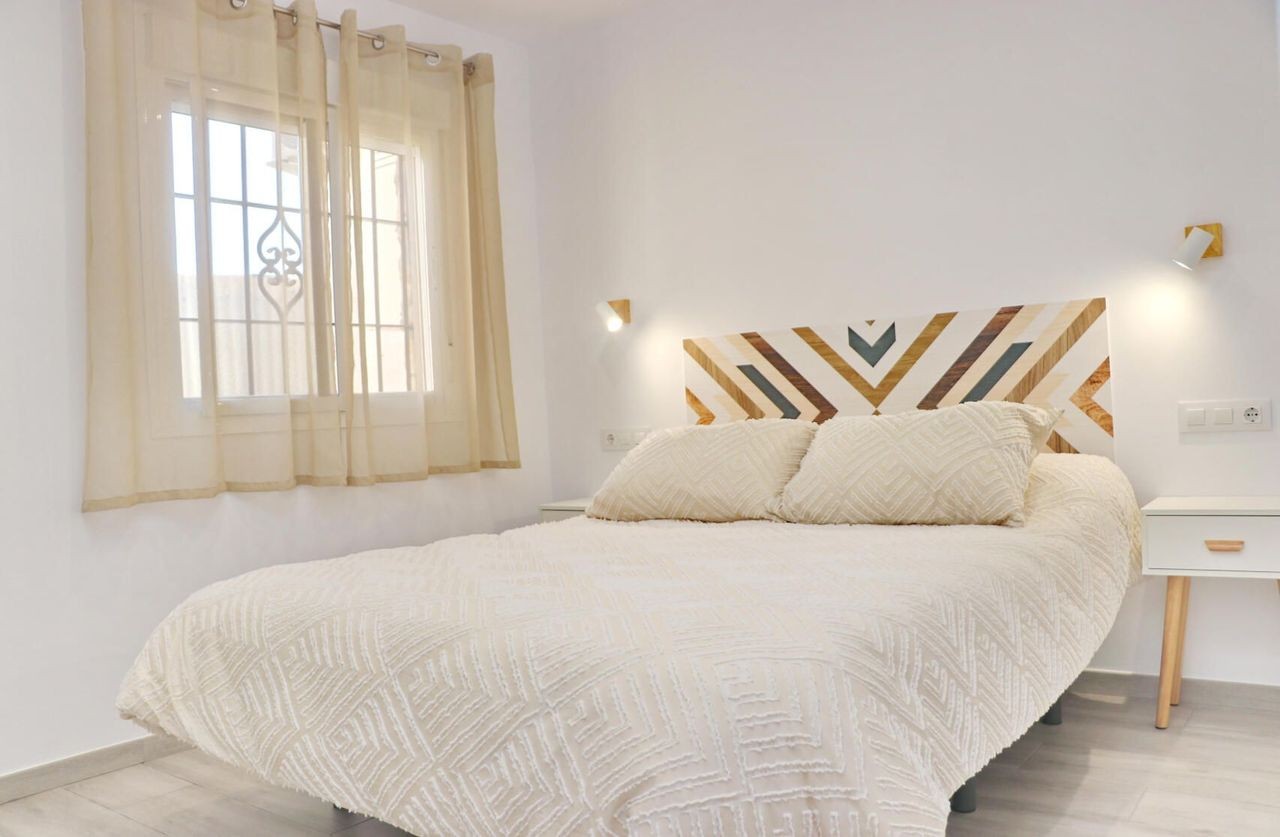 Apartamento Rural Marisma con piscina privada. Cama