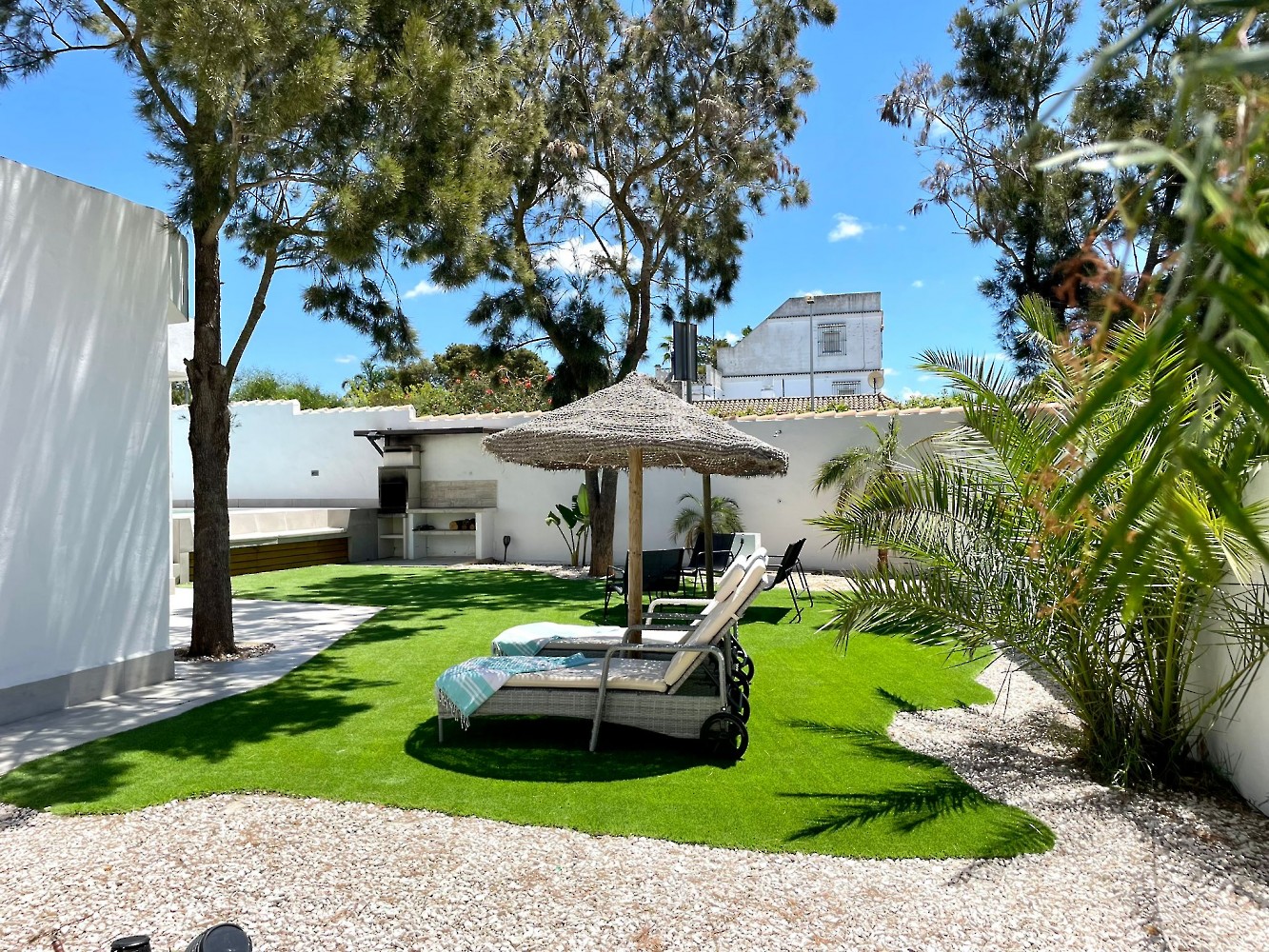 Jardín Chalet El Molino 5, con piscina.