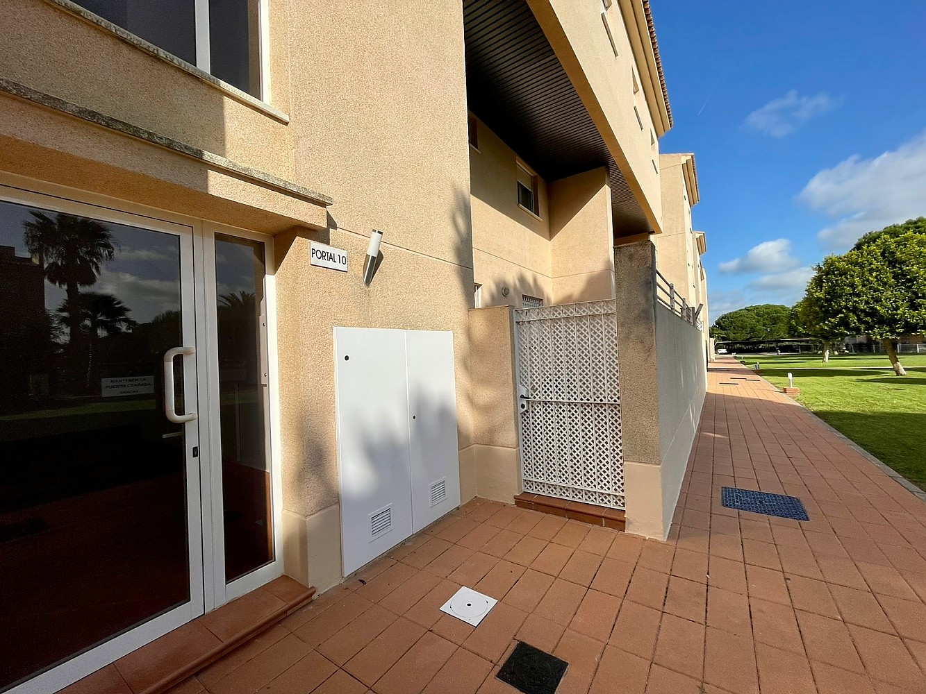 Fachada/entrada Apartamento acogedor al lado del campo de golf