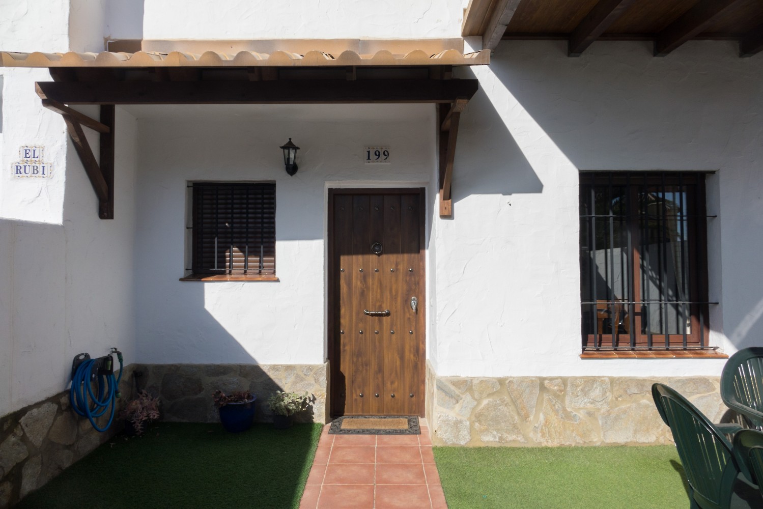 Muy buena ubicación, piscina comunitaria Fachada/entrada