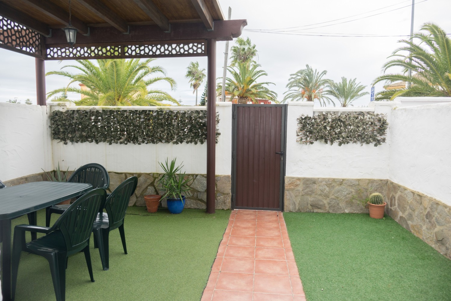 Muy buena ubicación, piscina comunitaria Fachada/entrada