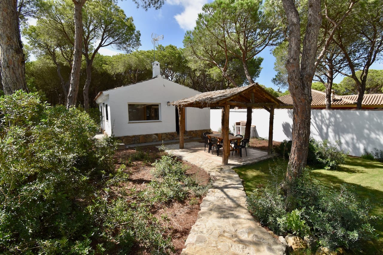 Casa en Chiclana para cinco personas con piscina privada. Jardín
