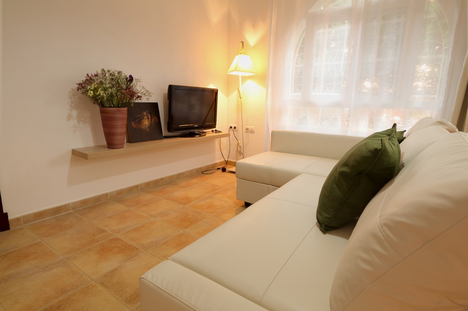 Apartamento en complejo Laguna Seca, con piscina compartida. Salón