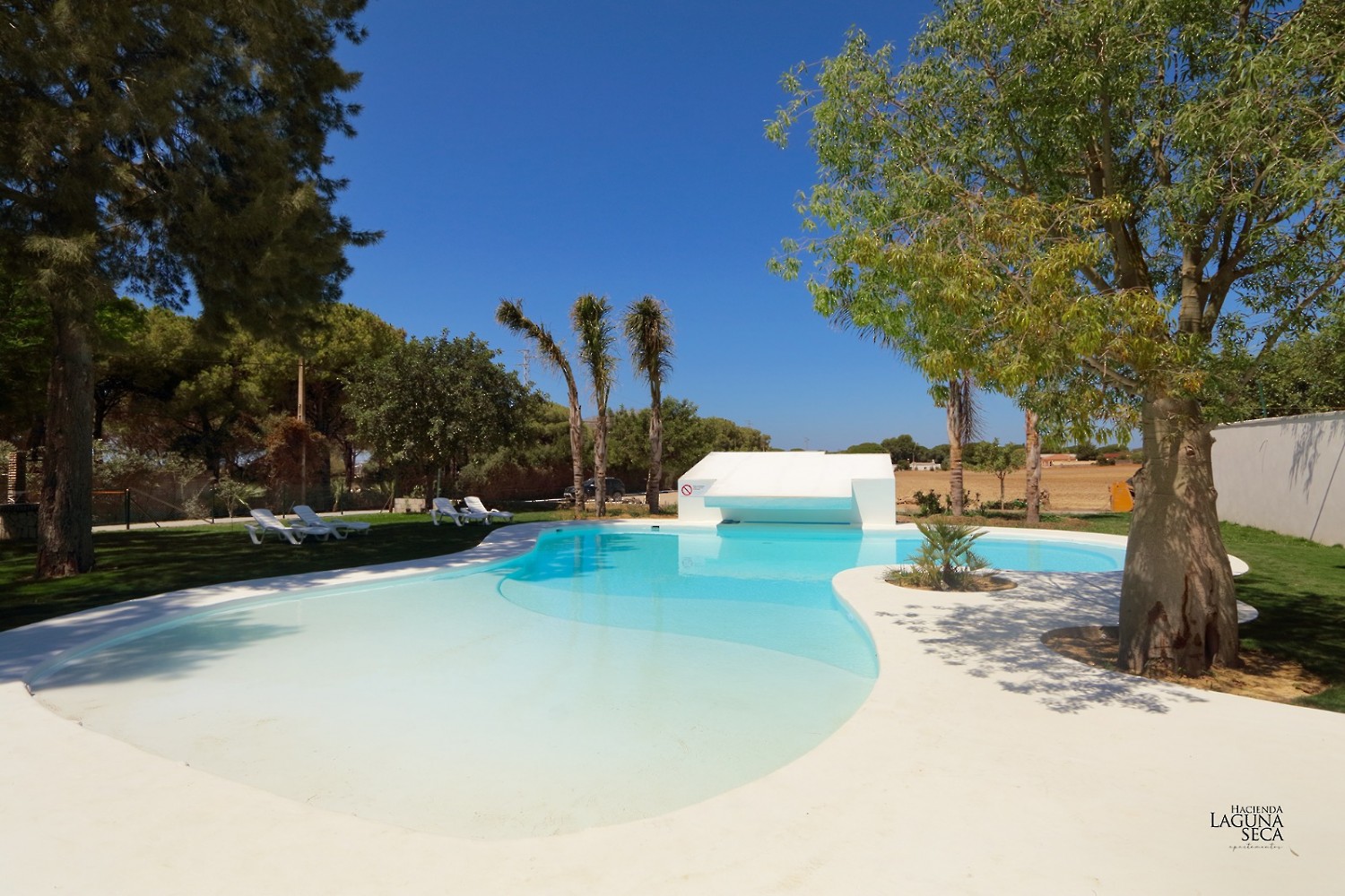 Apartamento en complejo Laguna Seca, con piscina compartida. Piscina