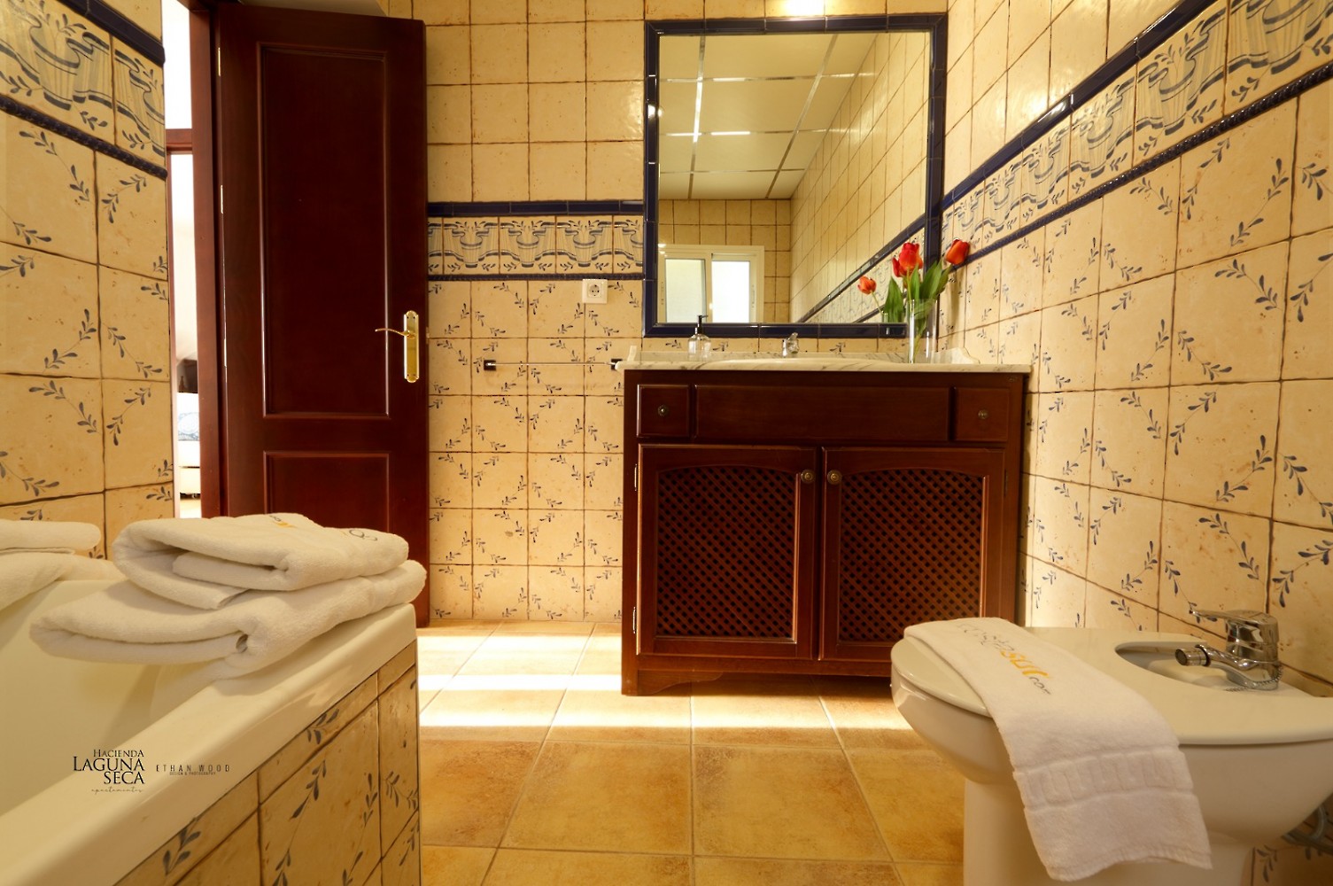 Cuarto de baño Apto. en complejo Laguna Seca, con piscina compartida.