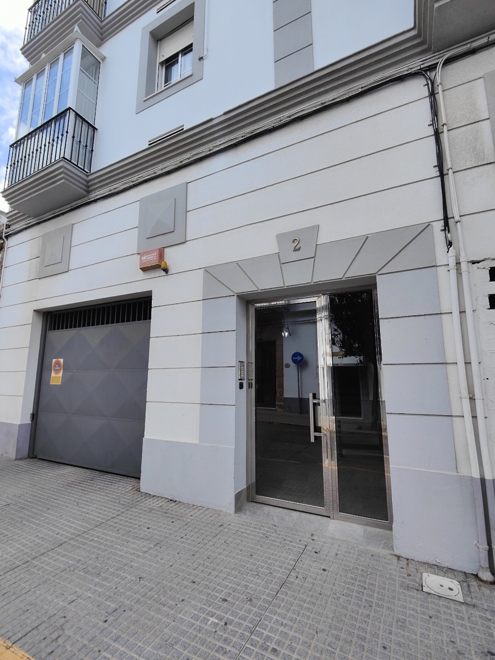 Fachada/entrada Apartamento La Paraita, en Chiclana.
