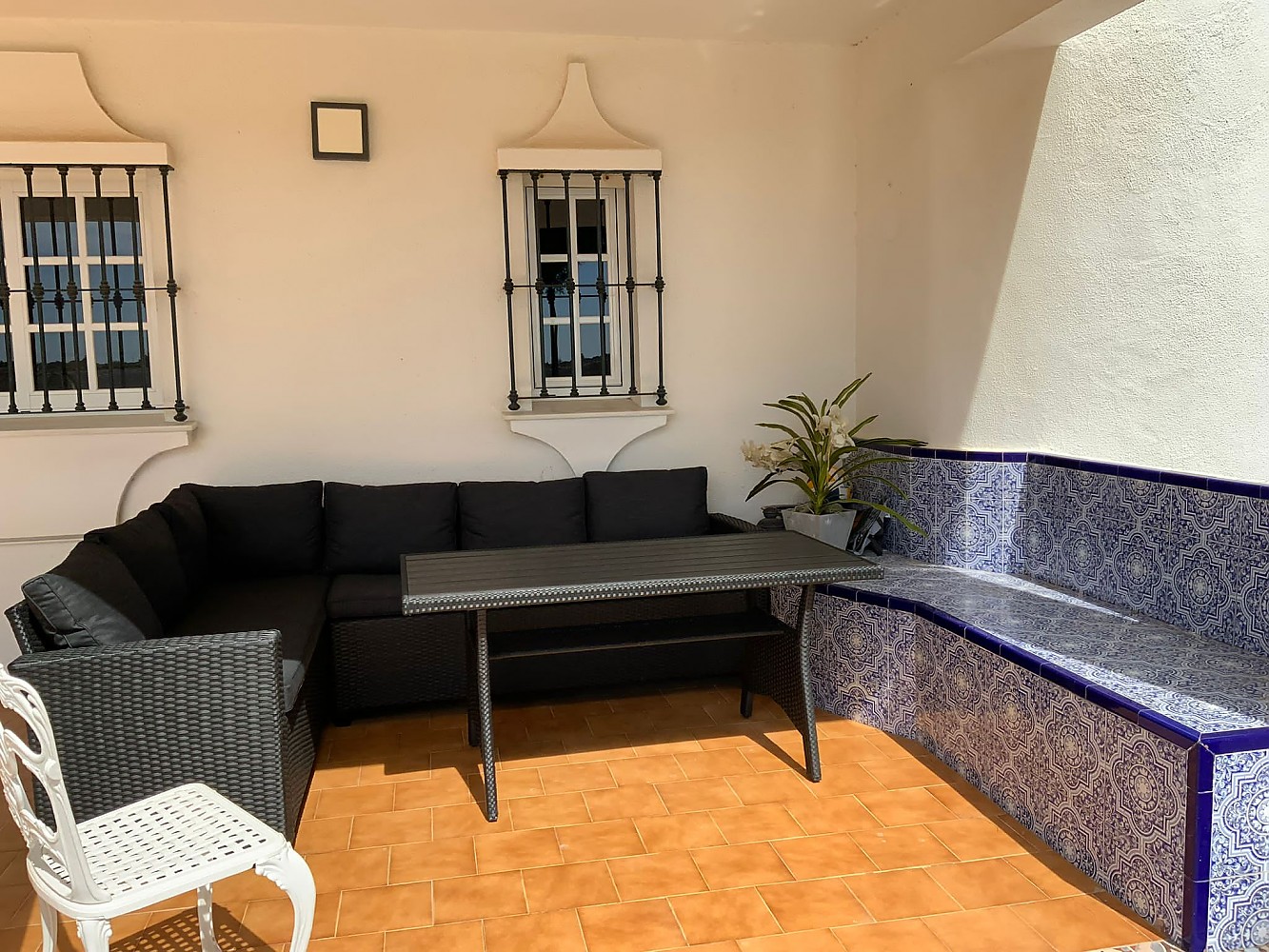 Chalet con piscina privada y jardin en Chiclana. Patio