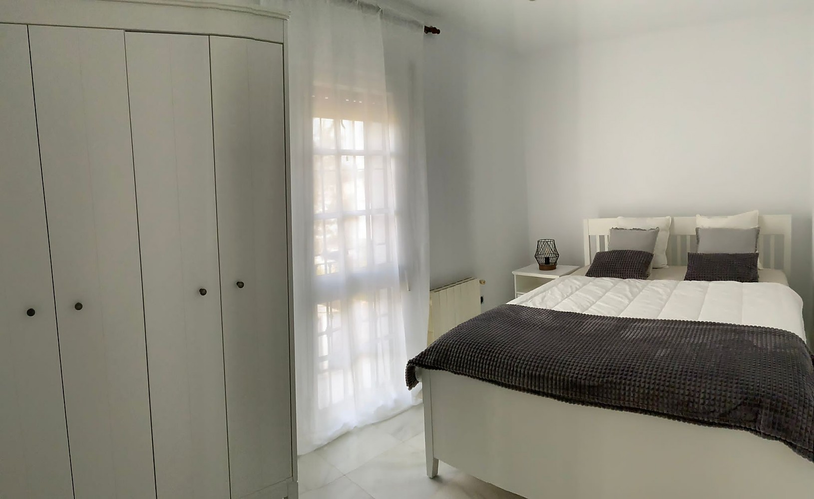 Dormitorio Chalet con piscina privada y jardin en Chiclana.