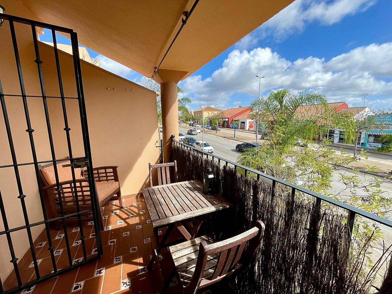 Balcón/Terraza Bonita urbanización con piscina, frente al Parque Aldea del Coto