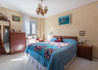 Com garagem, muito perto da praia