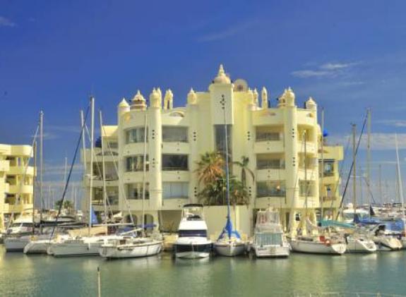 luxury-rentals-puerto-marina image