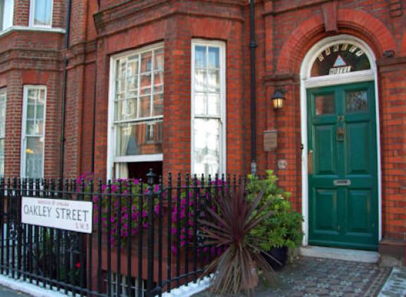 oakley-hotel image