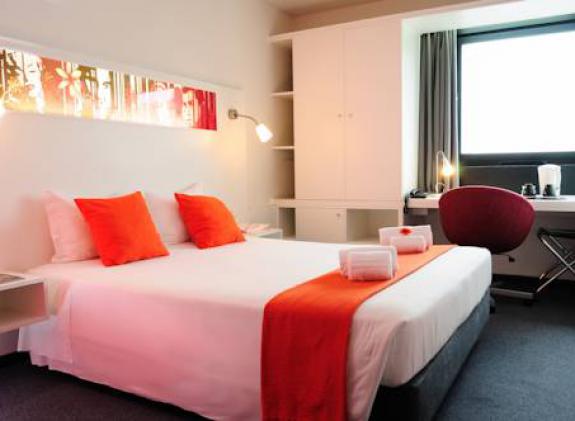 star-inn-porto-low-cost-design-hotel image