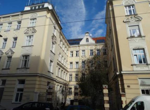 altbau-garconniere-schulgasse image