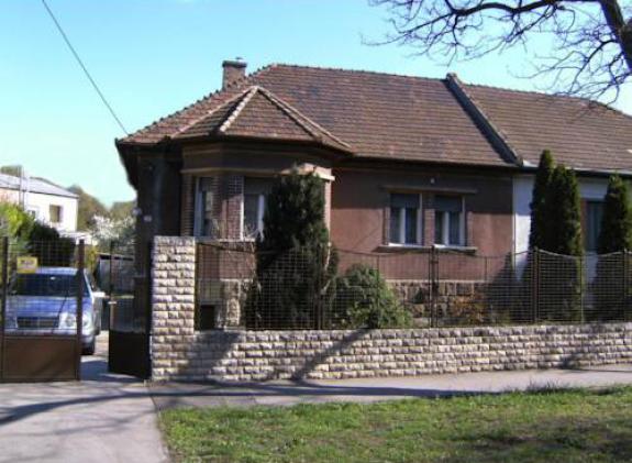 city-haus-in-budapest-mit-garten image