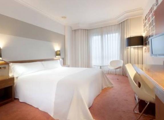 tryp-vigo-los-galeones-hotel image