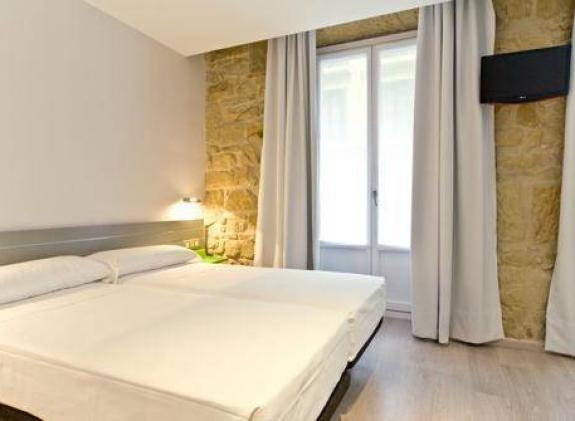 hotel-suites-arrizul-gros image